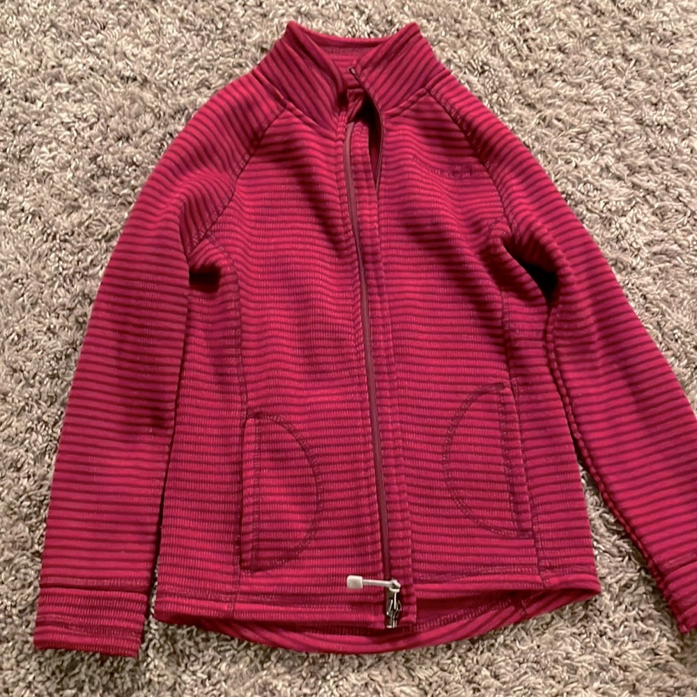 Girls size 6x zip up sweater/fleece